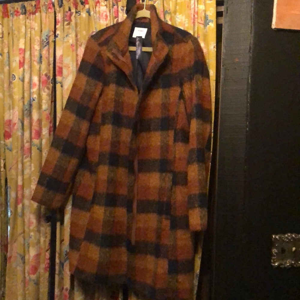 Old Navy Winter Coat Sz XL w/ zipper closure